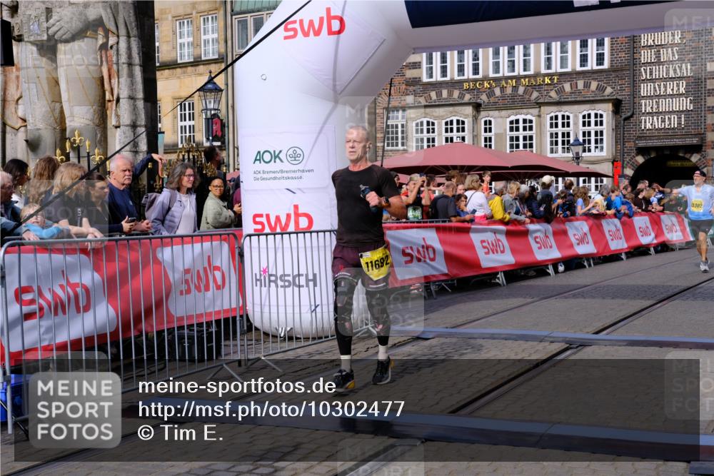 13.09.2026 - 21. swb-Marathon Bremen Tim E. http://msf.ph/oto/10302477 13.09.2026 10:45:05 Ziel 10266, 10628, 10861, 11615, 11692, 11704, 12302, 12425, 12473 meine-sportfotos.de