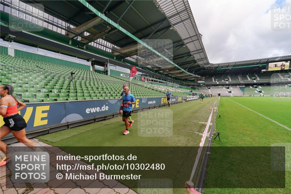13.09.2026 - 21. swb-Marathon Bremen Michael Burmester http://msf.ph/oto/10302480 13.09.2026 12:28:00 Laufen im Stadion 103, 238, 358, 420, 553, 574, 649, 959, 1161, 1253, 1256, 1352, 1391, 1428, 1525, 1724, 1783, 1917, 2032, 3662, 4264, 149, 289, 798, 814, 1313, 1483, 1490, 1544, 1567 meine-sportfotos.de