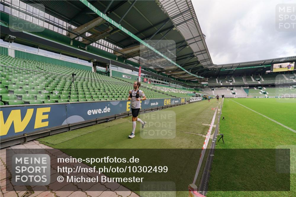 13.09.2026 - 21. swb-Marathon Bremen Michael Burmester http://msf.ph/oto/10302499 13.09.2026 12:28:30 Laufen im Stadion 103, 358, 420, 553, 574, 649, 719, 858, 934, 959, 1161, 1253, 1256, 1352, 1391, 1428, 1525, 1724, 1783, 1917, 2032, 3662, 4264, 149, 289, 447, 814, 968, 1187, 1313, 1483, 1544, 2044, 2143 meine-sportfotos.de