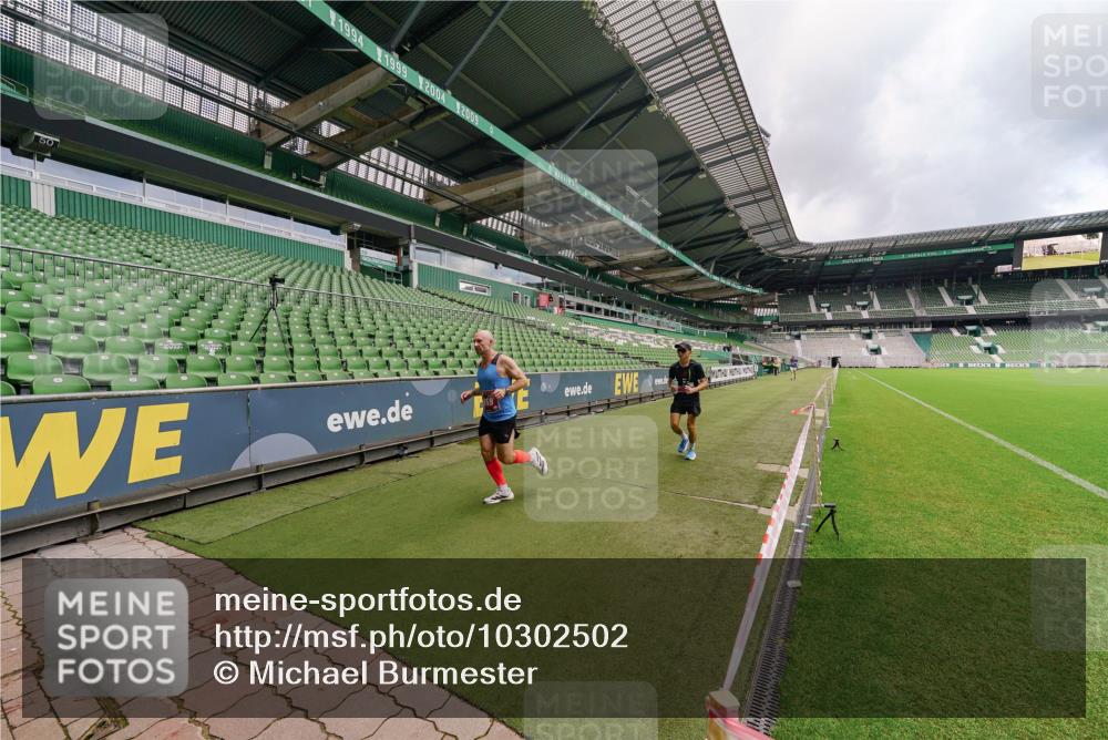 13.09.2026 - 21. swb-Marathon Bremen Michael Burmester http://msf.ph/oto/10302502 13.09.2026 12:28:39 Laufen im Stadion 103, 358, 420, 547, 553, 574, 649, 719, 858, 934, 959, 1161, 1253, 1256, 1352, 1391, 1428, 1525, 1724, 1783, 1917, 2032, 3662, 4264, 149, 447, 814, 968, 1187, 1313, 1544, 1840, 2044, 2143 meine-sportfotos.de
