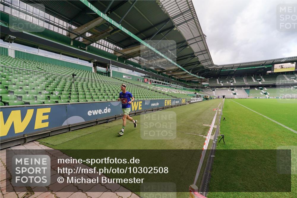 13.09.2026 - 21. swb-Marathon Bremen Michael Burmester http://msf.ph/oto/10302508 13.09.2026 12:28:49 Laufen im Stadion 358, 420, 520, 547, 553, 574, 649, 719, 858, 934, 959, 1161, 1253, 1256, 1352, 1391, 1428, 1525, 1724, 1783, 1917, 2032, 3662, 4264, 447, 814, 968, 1187, 1313, 1544, 1840, 2044, 2143 meine-sportfotos.de
