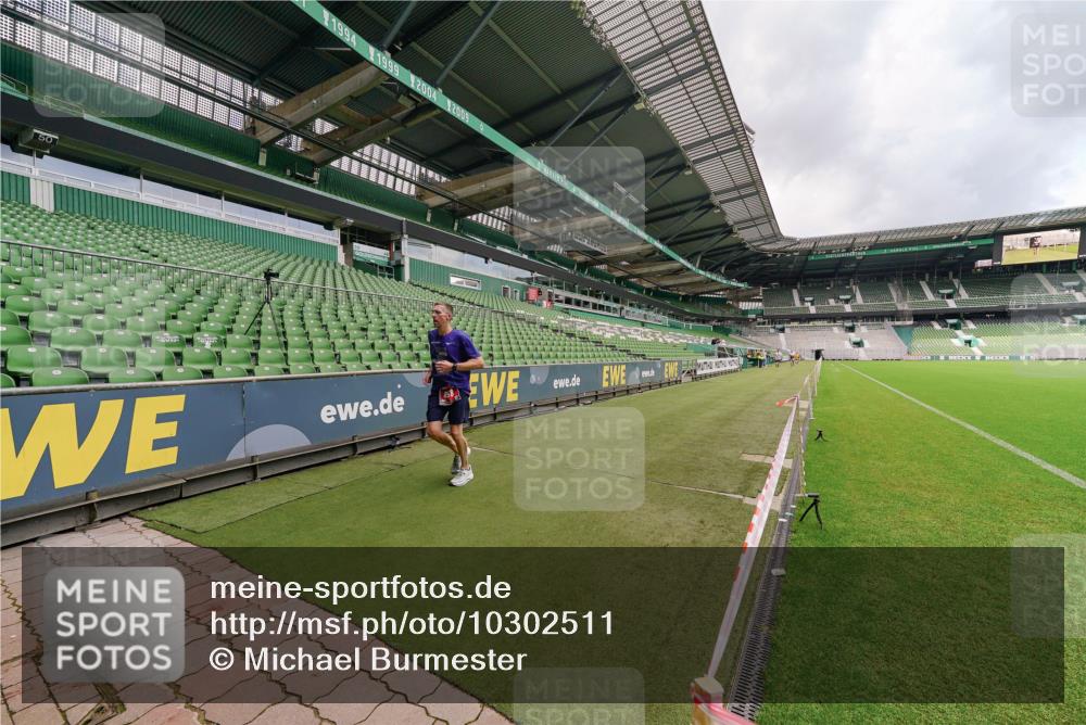 13.09.2026 - 21. swb-Marathon Bremen Michael Burmester http://msf.ph/oto/10302511 13.09.2026 12:29:07 Laufen im Stadion 314, 358, 520, 547, 553, 574, 649, 719, 858, 934, 959, 1161, 1253, 1256, 1391, 1428, 1525, 1724, 1783, 1917, 3662, 4264, 206, 447, 814, 875, 968, 1187, 1313, 1544, 1840, 2044, 2143 meine-sportfotos.de