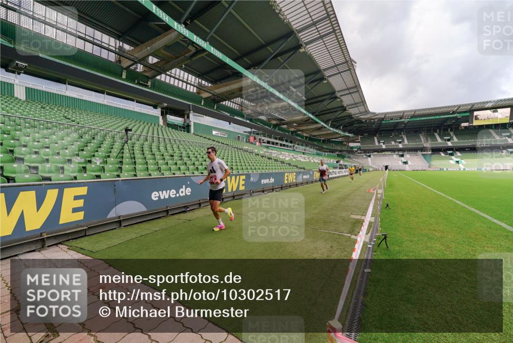 13.09.2026 - 21. swb-Marathon Bremen Michael Burmester http://msf.ph/oto/10302517 13.09.2026 12:29:19 Laufen im Stadion 314, 358, 520, 547, 553, 574, 649, 719, 858, 934, 959, 1161, 1253, 1256, 1391, 1428, 1525, 1724, 1783, 3662, 206, 322, 447, 814, 841, 875, 968, 1187, 1313, 1544, 1840, 2044, 2143 meine-sportfotos.de