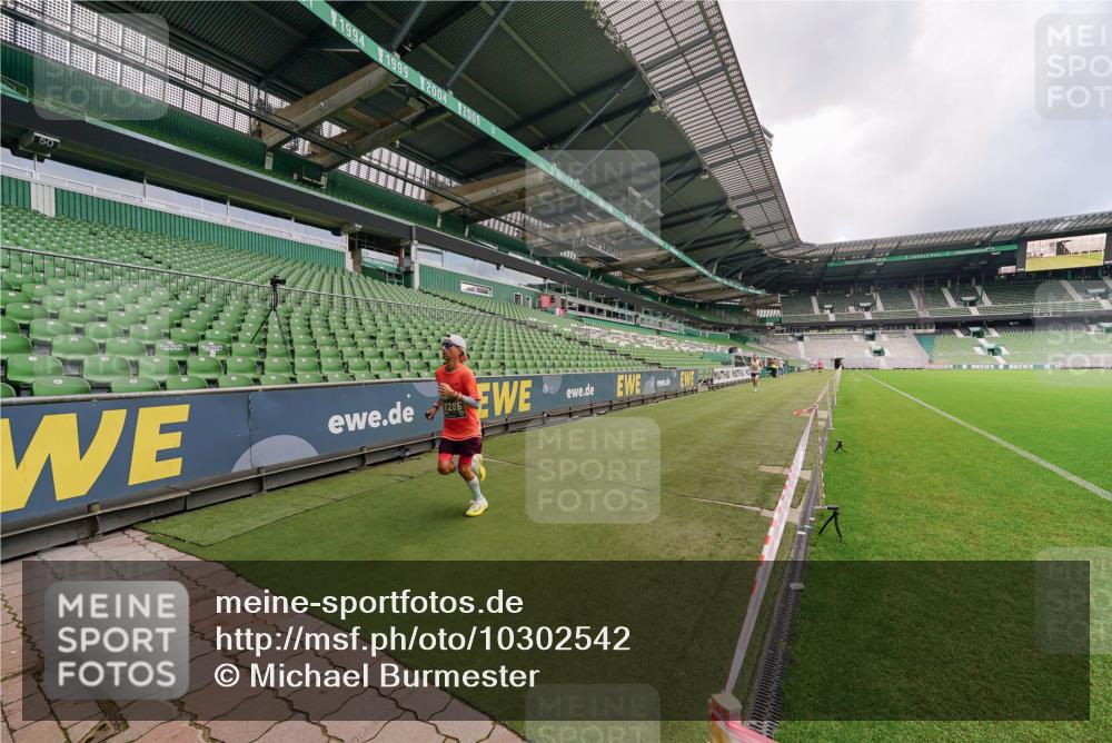 13.09.2026 - 21. swb-Marathon Bremen Michael Burmester http://msf.ph/oto/10302542 13.09.2026 12:30:17 Laufen im Stadion 314, 520, 547, 858, 934, 1168, 1214, 1357, 1453, 1639, 5212, 6485, 103, 206, 238, 322, 420, 447, 841, 875, 1187, 1352, 1840, 2032, 2044, 2143 meine-sportfotos.de