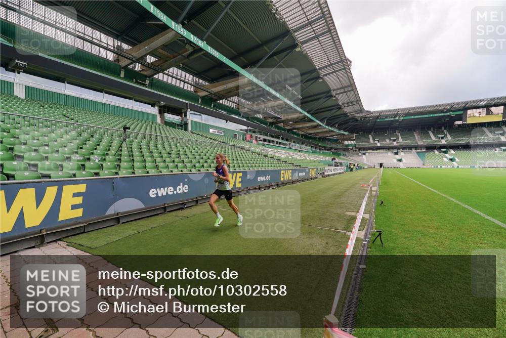 13.09.2026 - 21. swb-Marathon Bremen Michael Burmester http://msf.ph/oto/10302558 13.09.2026 12:30:56 Laufen im Stadion 314, 417, 573, 1168, 1214, 1357, 1453, 1639, 4474, 5212, 6485, 6507, 8285, 103, 206, 238, 322, 358, 420, 553, 574, 841, 1161, 1253, 1256, 1352, 1525, 1724, 1783, 1917, 2032, 3662, 4264 meine-sportfotos.de