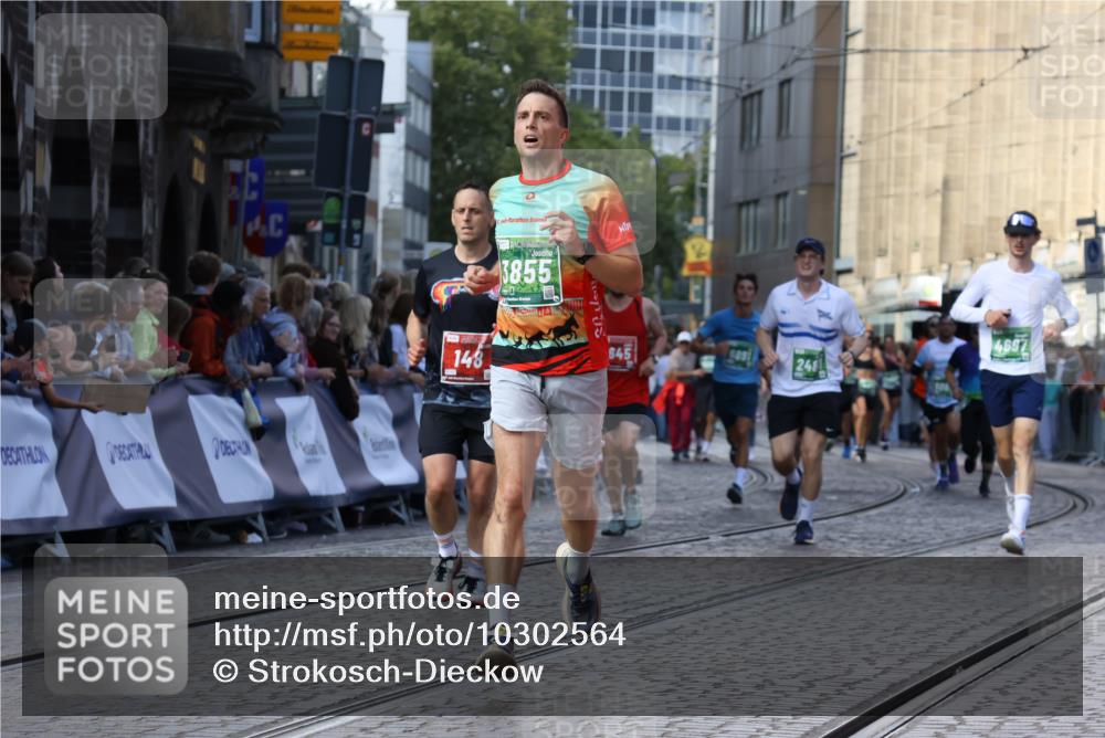 13.09.2026 - 21. swb-Marathon Bremen Strokosch-Dieckow http://msf.ph/oto/10302564 13.09.2026 13:22:25 Ziel 141, 148, 1209, 1601, 1645, 2051, 3021, 3652, 5193, 6621, 7625, 7917, 8438, 8452, 8924, 9599, 9839, 388, 1933, 2402, 2481, 2771, 3855, 4483, 4697, 6891, 7586, 8547, 8694, 9090 meine-sportfotos.de
