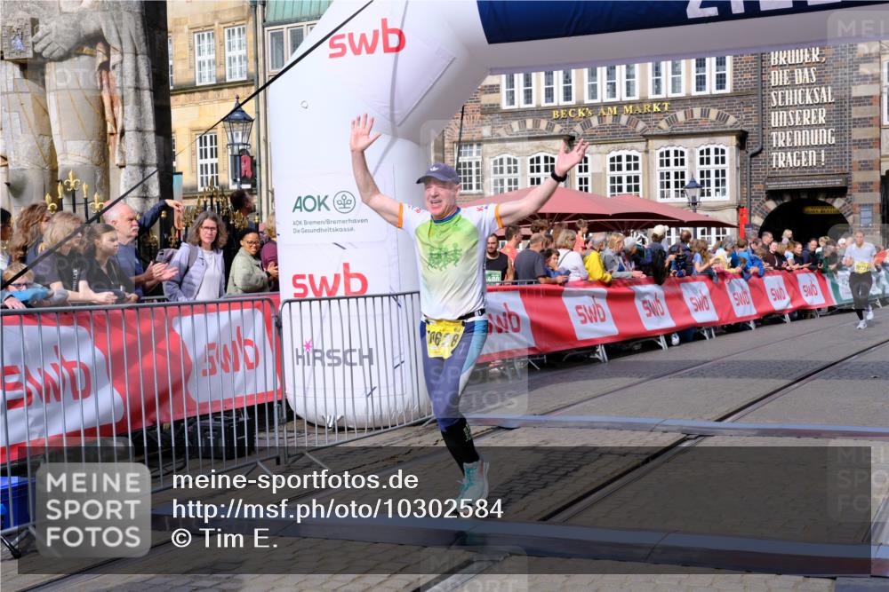 13.09.2026 - 21. swb-Marathon Bremen Tim E. http://msf.ph/oto/10302584 13.09.2026 10:45:10 Ziel 10266, 10628, 10735, 11692, 11704, 12302, 12425 meine-sportfotos.de