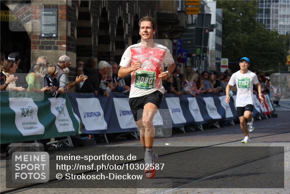13.09.2026 - 21. swb-Marathon Bremen Strokosch-Dieckow http://msf.ph/oto/10302587 13.09.2026 12:53:27 Ziel 2585, 2670, 7650, 8077, 8081, 9522, 1089, 1168, 1606, 2352, 3606 meine-sportfotos.de