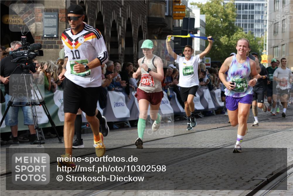 13.09.2026 - 21. swb-Marathon Bremen Strokosch-Dieckow http://msf.ph/oto/10302598 13.09.2026 13:29:57 Ziel 124, 716, 1073, 1083, 1243, 1581, 2076, 2289, 2742, 3030, 3721, 4576, 5244, 5599, 6006, 6384, 6499, 6690, 6725, 6930, 7079, 7384, 7426, 7649, 7884, 8481, 8594, 8831, 9534, 9747, 9770, 10013, 13031, 1308, 1611, 1653, 1780, 1938, 2126, 3190, 5039, 5198, 5348, 5615, 5631, 6225, 6720, 6942, 6992, 6994, 7184, 7609, 7932, 7966, 8110, 8115, 8441, 8470, 9104, 9125, 9529 meine-sportfotos.de