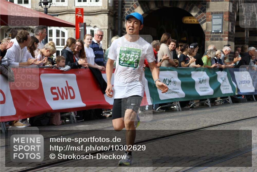13.09.2026 - 21. swb-Marathon Bremen Strokosch-Dieckow http://msf.ph/oto/10302629 13.09.2026 12:53:31 Ziel 2585, 2670, 7650, 8081, 272, 1089, 1168, 1606, 3606 meine-sportfotos.de