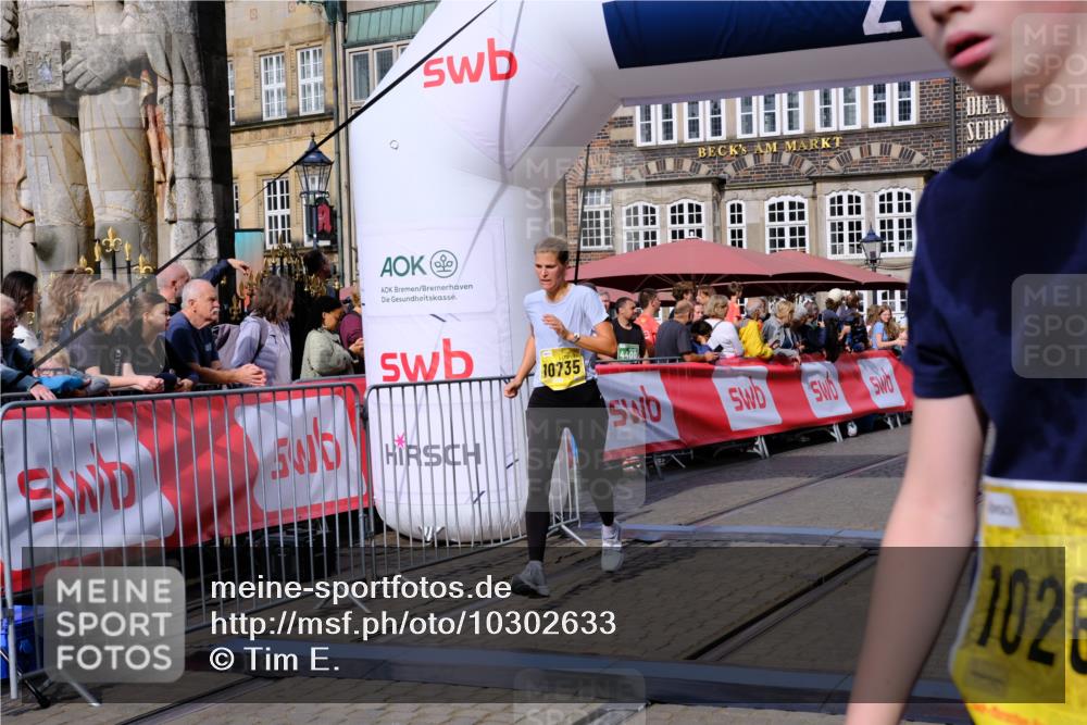 13.09.2026 - 21. swb-Marathon Bremen Tim E. http://msf.ph/oto/10302633 13.09.2026 10:45:14 Ziel 10096, 10266, 10628, 10735, 11692, 12302, 12425, 13591 meine-sportfotos.de