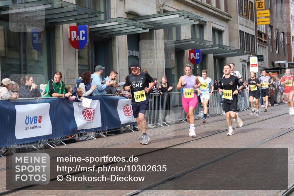 13.09.2026 - 21. swb-Marathon Bremen Strokosch-Dieckow http://msf.ph/oto/10302635 13.09.2026 10:50:43 Ziel 10200, 10471, 10515, 10537, 10808, 11076, 11087, 11170, 11339, 11537, 11625, 11626, 11801, 11961, 12004, 12179, 12303, 12351, 12407, 12552, 12560, 10233, 10267, 10525, 10764, 10840, 10923, 11220, 11276, 11622, 11664, 11680, 11742, 11753, 11774, 11961, 12045, 12052, 12070, 12078, 12309, 12447, 12488, 13544, 13562 meine-sportfotos.de