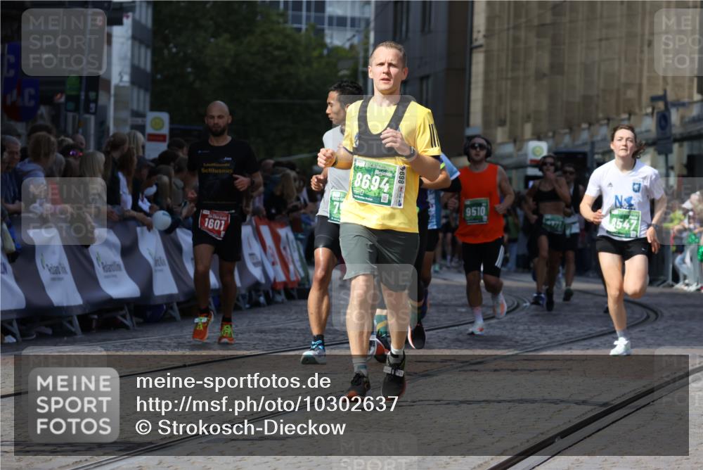13.09.2026 - 21. swb-Marathon Bremen Strokosch-Dieckow http://msf.ph/oto/10302637 13.09.2026 13:22:31 Ziel 148, 1601, 1645, 2499, 3021, 3652, 4204, 4211, 6621, 7625, 7917, 8447, 8452, 8574, 8924, 9668, 9839, 388, 913, 2402, 2481, 2771, 2806, 4483, 6707, 6891, 7586, 8547, 8551, 8694, 9090, 9510 meine-sportfotos.de