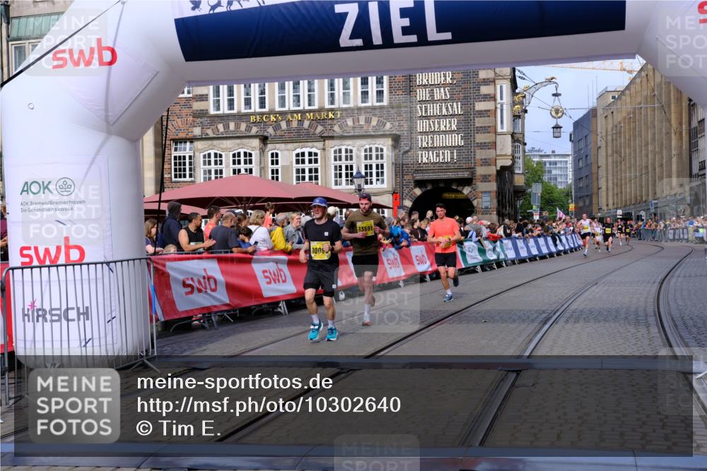 13.09.2026 - 21. swb-Marathon Bremen Tim E. http://msf.ph/oto/10302640 13.09.2026 10:45:20 Ziel 10096, 10214, 10266, 10628, 10735, 11020, 13591 meine-sportfotos.de