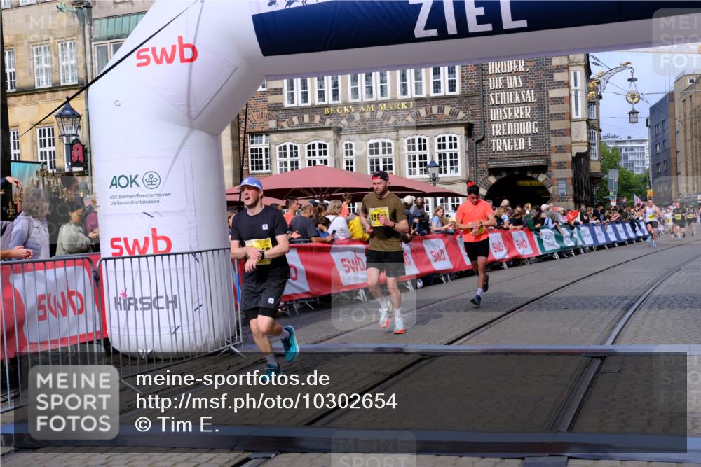 13.09.2026 - 21. swb-Marathon Bremen Tim E. http://msf.ph/oto/10302654 13.09.2026 10:45:21 Ziel 10096, 10143, 10214, 10628, 10735, 11020, 11396, 13591 meine-sportfotos.de