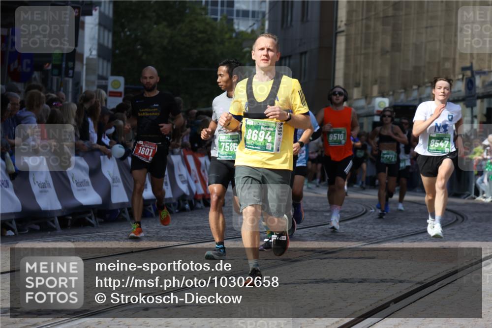 13.09.2026 - 21. swb-Marathon Bremen Strokosch-Dieckow http://msf.ph/oto/10302658 13.09.2026 13:22:31 Ziel 148, 1601, 1645, 2499, 3021, 3652, 4204, 4211, 6621, 7625, 7917, 8447, 8452, 8574, 8924, 9668, 9839, 388, 913, 2402, 2481, 2771, 2806, 4483, 6707, 6891, 7586, 8547, 8551, 8694, 9090, 9510 meine-sportfotos.de