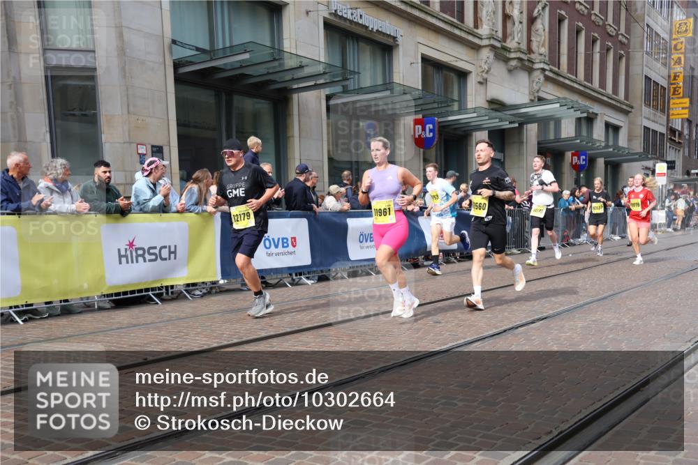 13.09.2026 - 21. swb-Marathon Bremen Strokosch-Dieckow http://msf.ph/oto/10302664 13.09.2026 10:50:45 Ziel 10200, 10471, 10515, 10537, 10808, 11087, 11170, 11339, 11503, 11537, 11625, 11626, 11801, 11973, 12004, 12133, 12179, 12303, 12351, 12407, 12552, 12560, 10233, 10267, 10525, 10764, 10840, 11076, 11220, 11276, 11622, 11664, 11742, 11753, 11774, 11961, 12052, 12070, 12078, 12309, 12447, 12488, 13544 meine-sportfotos.de
