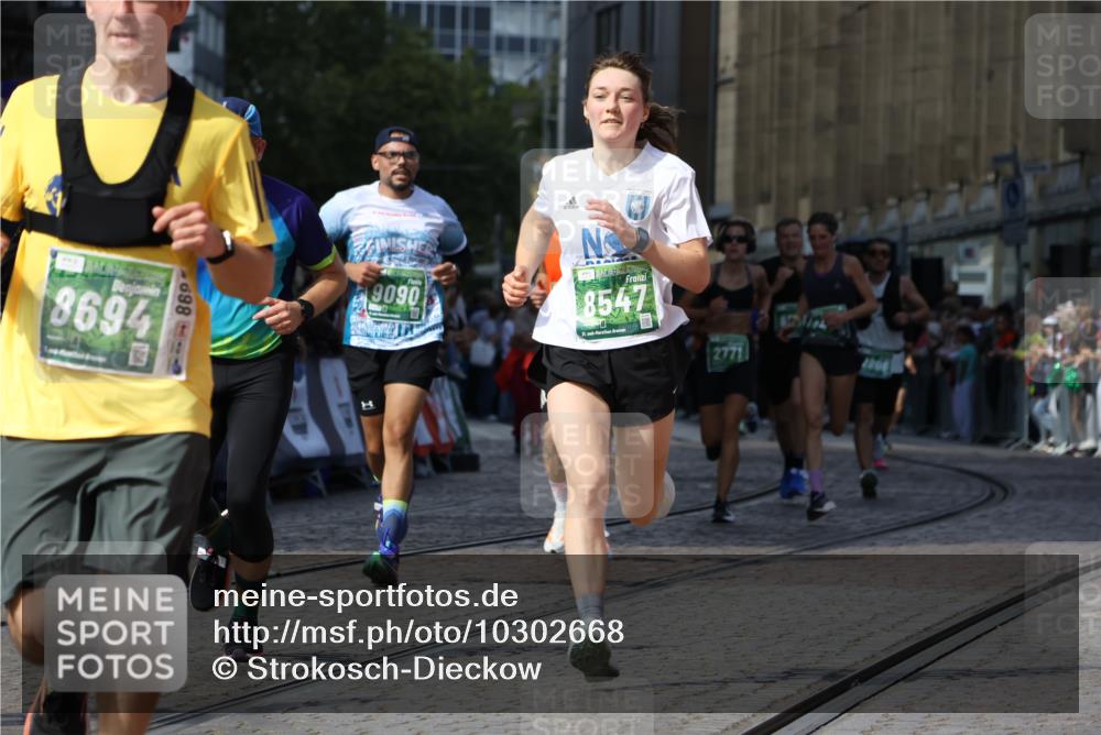13.09.2026 - 21. swb-Marathon Bremen Strokosch-Dieckow http://msf.ph/oto/10302668 13.09.2026 13:22:34 Ziel 1601, 1645, 2499, 3021, 3652, 4204, 4211, 6621, 7625, 7917, 8447, 8574, 9668, 9839, 388, 913, 2402, 2771, 2806, 4483, 6707, 6792, 7586, 8547, 8551, 8694, 9090, 9510 meine-sportfotos.de