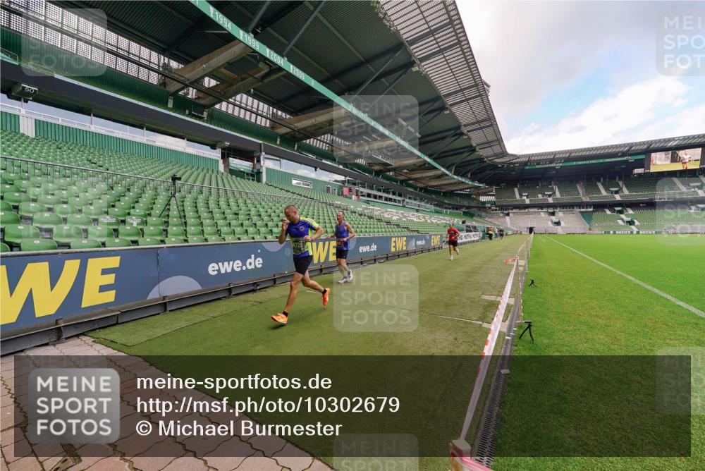 13.09.2026 - 21. swb-Marathon Bremen Michael Burmester http://msf.ph/oto/10302679 13.09.2026 12:36:23 Laufen im Stadion 365, 850, 1288, 1485, 1550, 1583, 1875, 1993, 2073, 3617, 4232, 7244, 7692, 7768, 8075, 8729, 13033, 482, 525, 668, 943, 1020, 1126, 1212, 1507, 1606, 1629, 2072, 2100, 5428, 7741, 8044 meine-sportfotos.de