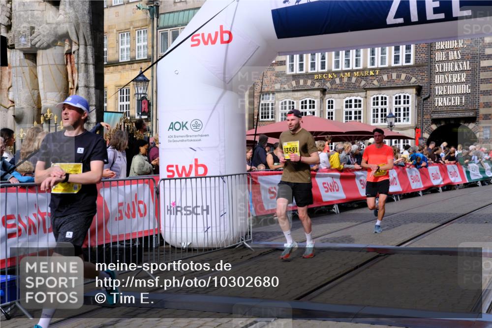 13.09.2026 - 21. swb-Marathon Bremen Tim E. http://msf.ph/oto/10302680 13.09.2026 10:45:22 Ziel 10096, 10143, 10214, 10628, 10735, 10866, 11020, 11396, 13591 meine-sportfotos.de