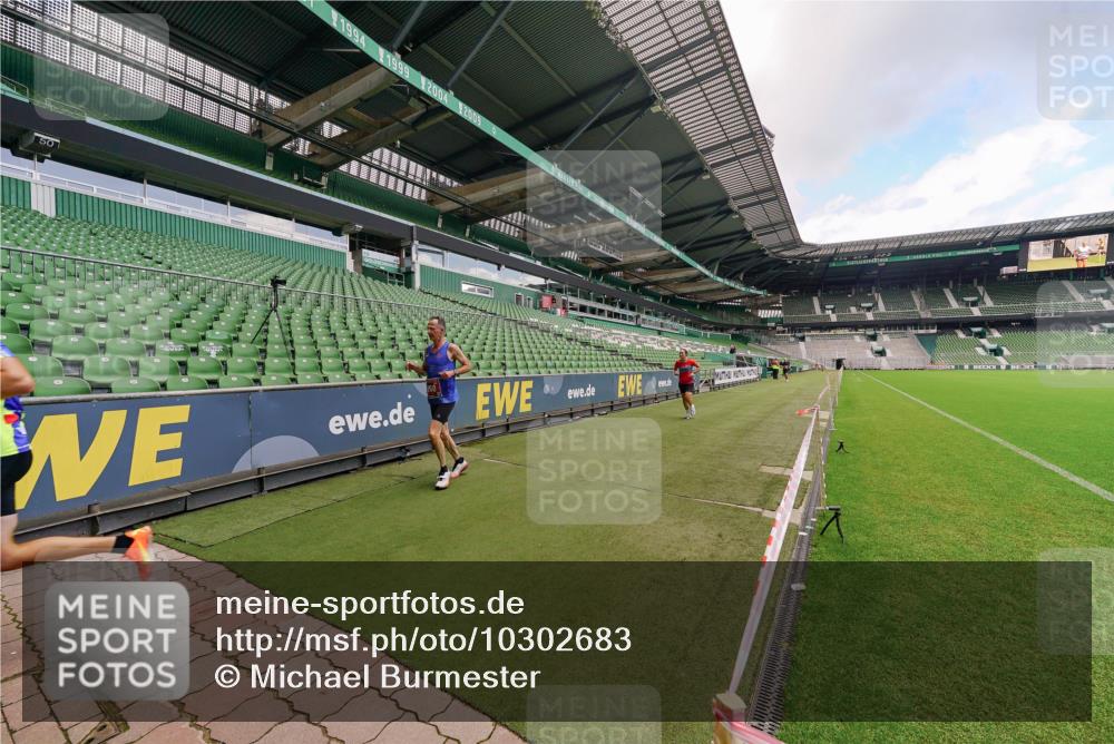 13.09.2026 - 21. swb-Marathon Bremen Michael Burmester http://msf.ph/oto/10302683 13.09.2026 12:36:24 Laufen im Stadion 365, 850, 1288, 1485, 1550, 1583, 1875, 1993, 2073, 3617, 4232, 7244, 7692, 7768, 8075, 8729, 13033, 482, 525, 668, 943, 1020, 1126, 1212, 1507, 1606, 1629, 2072, 2100, 5428, 7741, 8044 meine-sportfotos.de