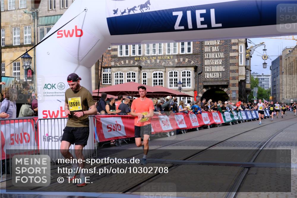 13.09.2026 - 21. swb-Marathon Bremen Tim E. http://msf.ph/oto/10302708 13.09.2026 10:45:23 Ziel 10096, 10143, 10214, 10735, 10866, 11020, 11396, 13591 meine-sportfotos.de