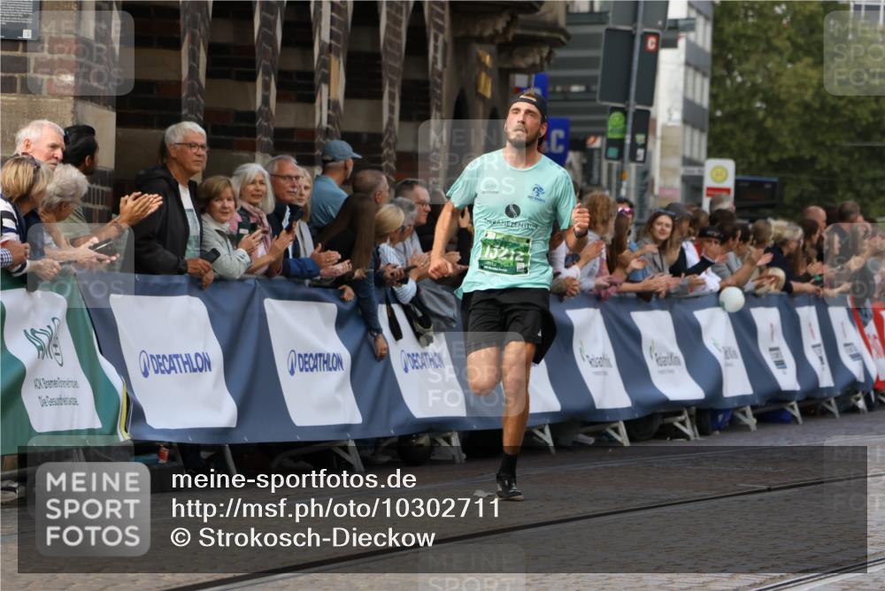 13.09.2026 - 21. swb-Marathon Bremen Strokosch-Dieckow http://msf.ph/oto/10302711 13.09.2026 12:53:46 Ziel 2352, 2670, 3080, 3606, 8081, 5160, 13212 meine-sportfotos.de