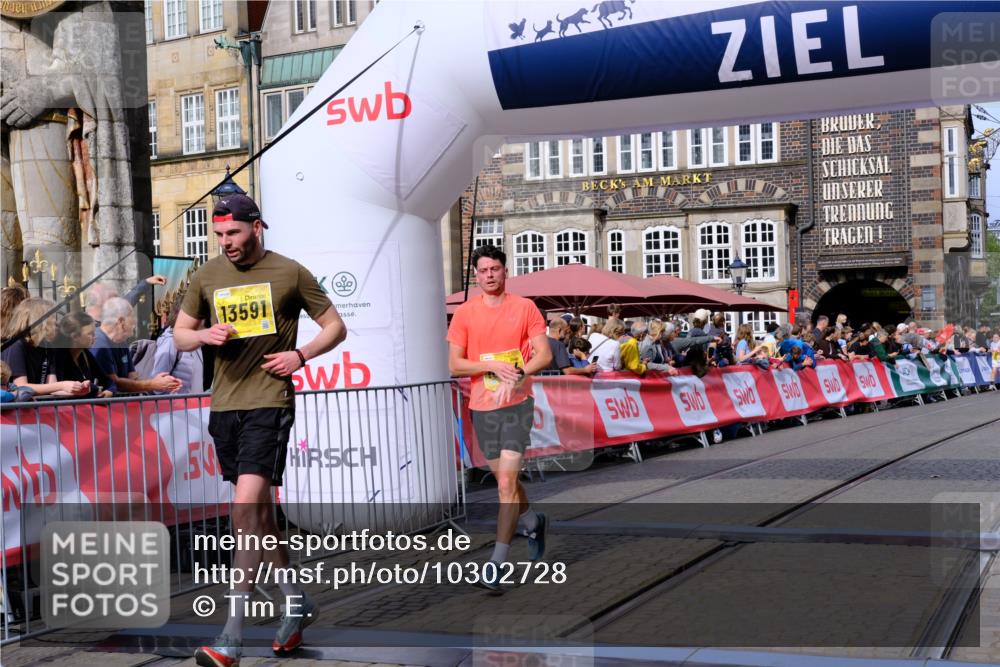 13.09.2026 - 21. swb-Marathon Bremen Tim E. http://msf.ph/oto/10302728 13.09.2026 10:45:23 Ziel 10096, 10143, 10214, 10735, 10866, 11020, 11396, 13591 meine-sportfotos.de