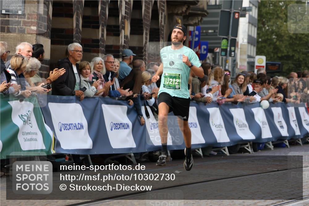 13.09.2026 - 21. swb-Marathon Bremen Strokosch-Dieckow http://msf.ph/oto/10302730 13.09.2026 12:53:46 Ziel 2352, 2670, 3080, 3606, 8081, 5160, 13212 meine-sportfotos.de