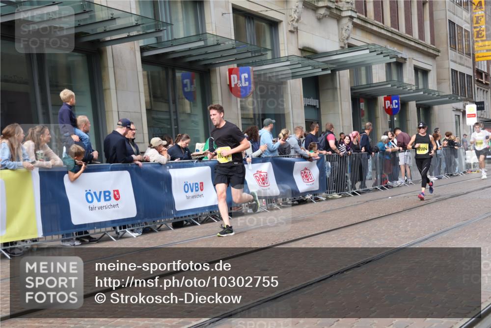 13.09.2026 - 21. swb-Marathon Bremen Strokosch-Dieckow http://msf.ph/oto/10302755 13.09.2026 10:50:52 Ziel 10200, 10381, 10471, 10515, 10808, 10887, 11087, 11339, 11503, 11537, 11625, 11626, 11801, 11973, 12004, 12051, 12133, 12303, 12407, 12552, 10267, 10537, 10764, 11076, 11087, 11170, 11220, 11276, 11664, 11753, 11774, 11961, 12052, 12070, 12179, 12309, 12351, 12488, 12560, 13544 meine-sportfotos.de