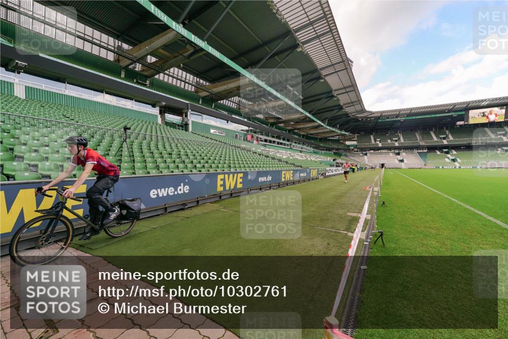 13.09.2026 - 21. swb-Marathon Bremen Michael Burmester http://msf.ph/oto/10302761 13.09.2026 12:37:42 Laufen im Stadion 346, 365, 466, 658, 895, 1090, 1118, 1288, 1385, 1485, 1583, 1604, 1754, 2073, 2141, 2352, 2585, 2670, 3080, 3606, 3617, 6112, 7244, 7650, 7768, 8077, 8081, 8729, 9399, 9522, 9617, 250, 272, 299, 525, 919, 1089, 1212, 2072, 5428, 7741 meine-sportfotos.de