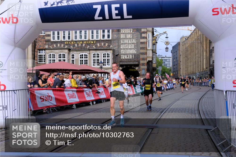 13.09.2026 - 21. swb-Marathon Bremen Tim E. http://msf.ph/oto/10302763 13.09.2026 10:45:28 Ziel 10096, 10143, 10214, 10398, 10866, 11020, 11396, 11695, 12054, 13591 meine-sportfotos.de