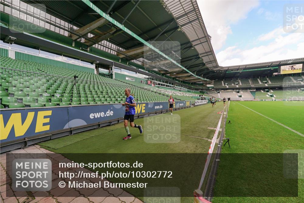 13.09.2026 - 21. swb-Marathon Bremen Michael Burmester http://msf.ph/oto/10302772 13.09.2026 12:38:01 Laufen im Stadion 277, 346, 466, 658, 895, 901, 1090, 1118, 1320, 1323, 1385, 1485, 1583, 1604, 1754, 1911, 2073, 2141, 2352, 2585, 2670, 3080, 3606, 3617, 5160, 6112, 7244, 7650, 8077, 8081, 8729, 9399, 9522, 9617, 250, 272, 299, 525, 919, 1089, 1212, 2072, 5428 meine-sportfotos.de