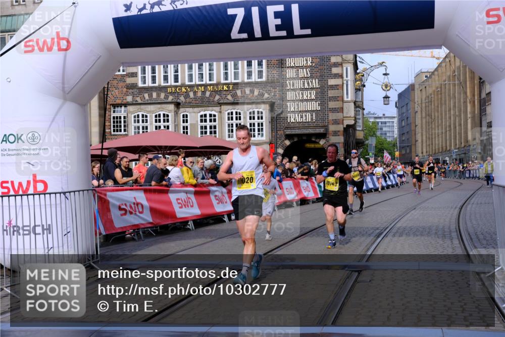 13.09.2026 - 21. swb-Marathon Bremen Tim E. http://msf.ph/oto/10302777 13.09.2026 10:45:28 Ziel 10096, 10143, 10214, 10398, 10866, 11020, 11396, 11695, 12054, 13591 meine-sportfotos.de