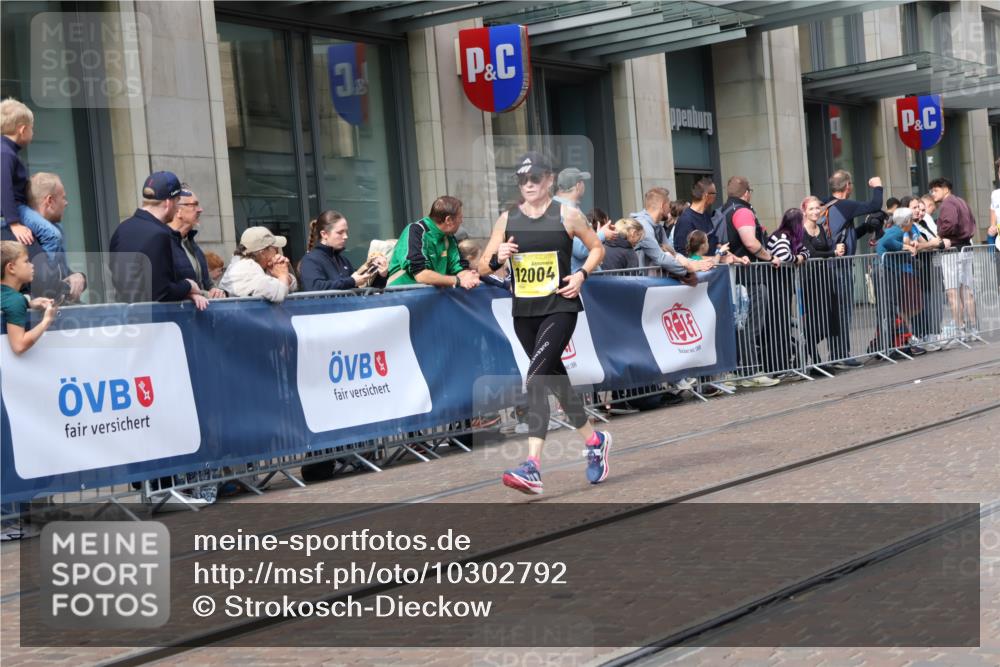 13.09.2026 - 21. swb-Marathon Bremen Strokosch-Dieckow http://msf.ph/oto/10302792 13.09.2026 10:50:54 Ziel 10200, 10381, 10471, 10515, 10808, 10825, 10887, 10984, 11339, 11503, 11537, 11625, 11626, 11801, 11973, 12051, 12133, 12303, 12407, 12548, 12552, 10200, 10267, 10537, 10764, 11076, 11087, 11170, 11220, 11664, 11753, 11774, 11961, 12004, 12052, 12070, 12179, 12309, 12351, 12488, 12560, 13544 meine-sportfotos.de