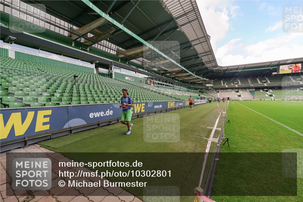 13.09.2026 - 21. swb-Marathon Bremen Michael Burmester http://msf.ph/oto/10302801 13.09.2026 12:38:45 Laufen im Stadion 277, 346, 466, 658, 807, 895, 901, 1090, 1118, 1248, 1320, 1323, 1472, 1576, 1587, 1604, 1717, 1751, 1754, 1758, 1795, 1800, 1911, 2049, 2099, 2141, 2352, 2585, 2670, 3080, 3606, 3744, 5160, 5163, 5912, 6112, 7650, 8077, 8081, 8467, 9399, 9522, 9617, 250, 272, 850, 1089, 1550, 1875, 1993, 4232, 7692, 13033 meine-sportfotos.de