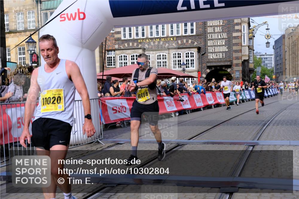 13.09.2026 - 21. swb-Marathon Bremen Tim E. http://msf.ph/oto/10302804 13.09.2026 10:45:31 Ziel 10096, 10143, 10214, 10398, 10866, 11020, 11396, 11695, 12054, 12475, 13591 meine-sportfotos.de