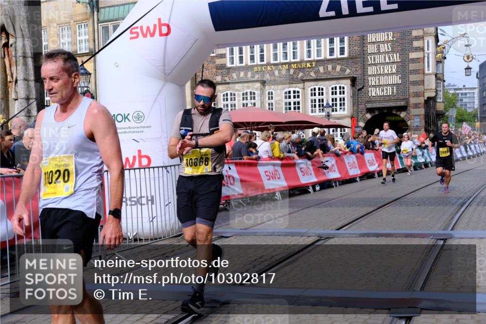 13.09.2026 - 21. swb-Marathon Bremen Tim E. http://msf.ph/oto/10302817 13.09.2026 10:45:31 Ziel 10096, 10143, 10214, 10398, 10866, 11020, 11396, 11695, 12054, 12475, 13591 meine-sportfotos.de