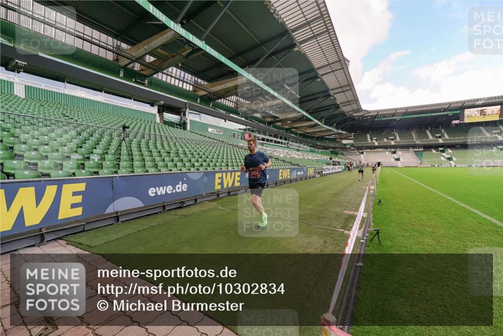 13.09.2026 - 21. swb-Marathon Bremen Michael Burmester http://msf.ph/oto/10302834 13.09.2026 12:39:21 Laufen im Stadion 277, 346, 453, 807, 895, 901, 1118, 1248, 1320, 1323, 1379, 1472, 1508, 1540, 1576, 1587, 1604, 1717, 1751, 1758, 1795, 1800, 1852, 1911, 2049, 2099, 2141, 2352, 2670, 3080, 3606, 3744, 5160, 5163, 5912, 6112, 6630, 7118, 7650, 8077, 8467, 9399, 9522, 9617, 9630, 10034, 13080, 365, 850, 1288, 1550, 1875, 1993, 4232, 7692, 7768, 8075, 13033 meine-sportfotos.de