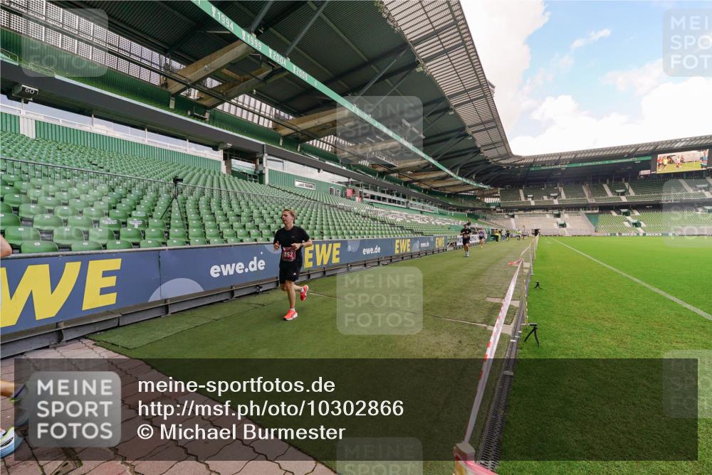 13.09.2026 - 21. swb-Marathon Bremen Michael Burmester http://msf.ph/oto/10302866 13.09.2026 12:40:19 Laufen im Stadion 126, 371, 453, 603, 640, 650, 671, 735, 744, 807, 862, 912, 957, 1136, 1336, 1379, 1381, 1508, 1540, 1571, 1576, 1614, 1717, 1751, 1758, 1795, 1800, 1852, 1860, 1901, 1930, 1950, 2049, 2099, 3744, 4381, 4936, 5163, 5912, 6201, 6630, 7118, 7671, 8467, 9329, 9630, 10034, 13080, 13224, 365, 466, 658, 850, 1090, 1288, 1385, 1485, 1583, 1754, 1993, 2073, 2585, 3617, 7244, 7692, 7768, 8075, 8729, 13033 meine-sportfotos.de