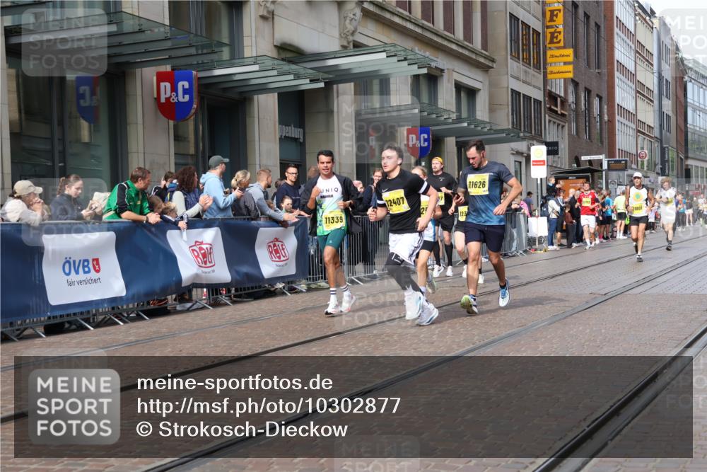 13.09.2026 - 21. swb-Marathon Bremen Strokosch-Dieckow http://msf.ph/oto/10302877 13.09.2026 10:50:59 Ziel 10381, 10471, 10515, 10544, 10763, 10808, 10825, 10862, 10887, 10984, 11339, 11503, 11537, 11801, 11973, 12051, 12133, 12424, 12548, 12552, 10200, 10267, 10537, 10764, 11076, 11087, 11170, 11339, 11625, 11626, 11753, 11961, 12004, 12052, 12070, 12179, 12303, 12351, 12407, 12488, 12560, 13544 meine-sportfotos.de