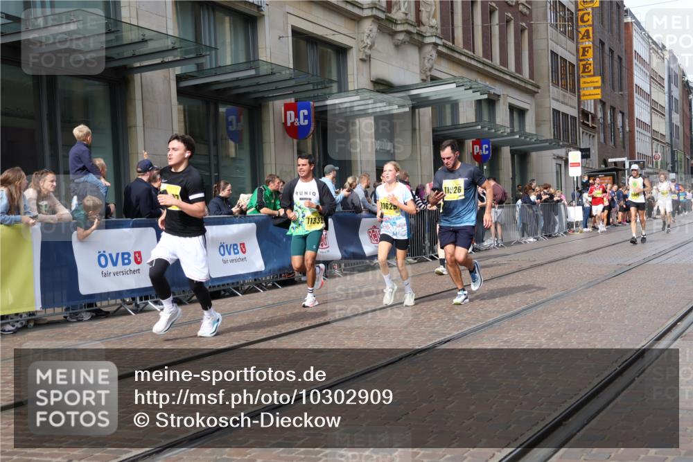 13.09.2026 - 21. swb-Marathon Bremen Strokosch-Dieckow http://msf.ph/oto/10302909 13.09.2026 10:51:00 Ziel 10381, 10471, 10515, 10544, 10763, 10808, 10825, 10862, 10887, 10984, 11503, 11537, 11801, 11973, 12051, 12133, 12424, 12548, 12552, 13631, 10200, 10267, 10537, 10764, 11076, 11087, 11170, 11339, 11625, 11626, 11753, 11961, 12004, 12052, 12070, 12179, 12303, 12351, 12407, 12488, 12560, 13544 meine-sportfotos.de