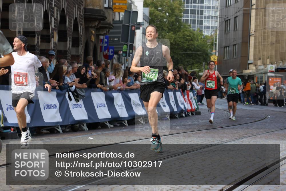 13.09.2026 - 21. swb-Marathon Bremen Strokosch-Dieckow http://msf.ph/oto/10302917 13.09.2026 12:54:03 Ziel 272, 1089, 1168, 1606, 3606, 13212, 1256, 1629, 6112, 9399, 9617 meine-sportfotos.de
