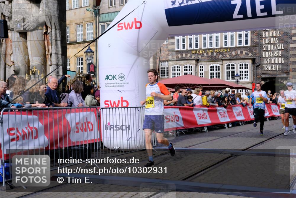 13.09.2026 - 21. swb-Marathon Bremen Tim E. http://msf.ph/oto/10302931 13.09.2026 10:45:40 Ziel 10143, 10318, 10352, 10398, 10536, 10866, 11020, 11088, 11209, 11232, 11396, 11478, 11695, 11749, 11835, 12054, 12475, 12534 meine-sportfotos.de