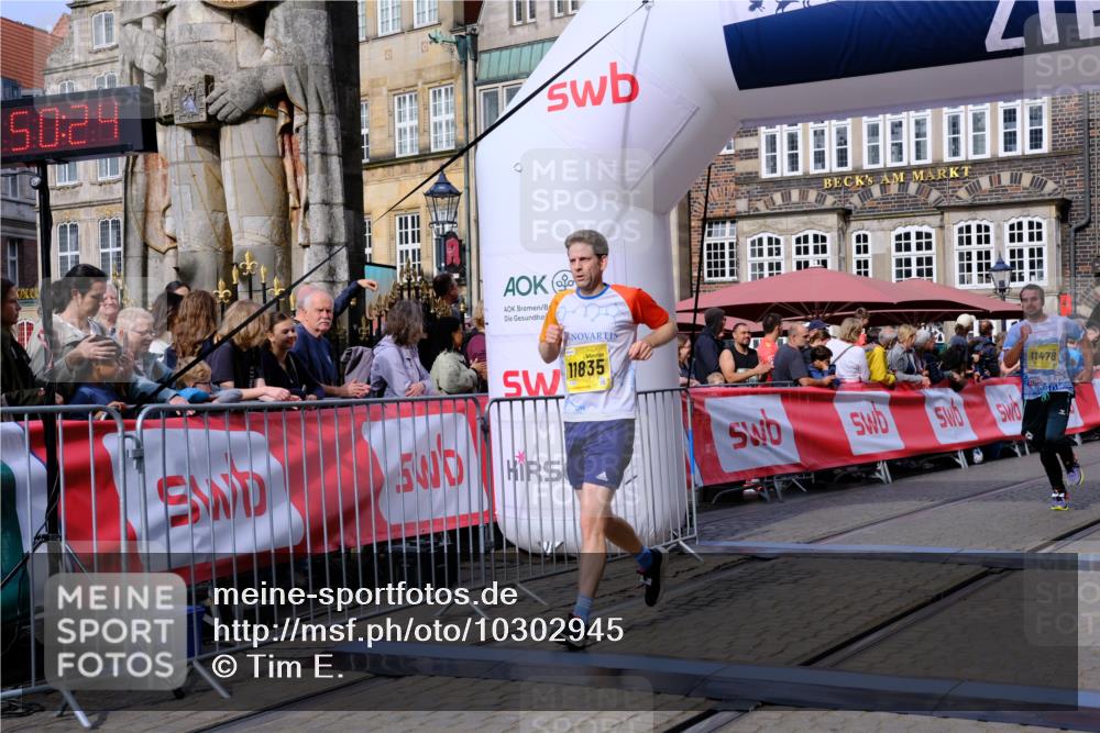 13.09.2026 - 21. swb-Marathon Bremen Tim E. http://msf.ph/oto/10302945 13.09.2026 10:45:41 Ziel 10143, 10318, 10352, 10398, 10536, 10866, 11088, 11209, 11232, 11396, 11478, 11695, 11749, 11835, 12054, 12355, 12475, 12534 meine-sportfotos.de