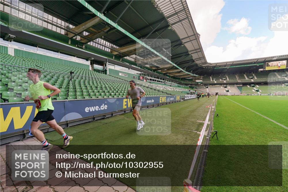 13.09.2026 - 21. swb-Marathon Bremen Michael Burmester http://msf.ph/oto/10302955 13.09.2026 12:41:44 Laufen im Stadion 126, 371, 603, 640, 650, 671, 735, 744, 862, 912, 957, 1009, 1136, 1336, 1381, 1411, 1571, 1614, 1619, 1667, 1797, 1822, 1850, 1860, 1862, 1901, 1930, 1950, 2094, 2207, 2986, 3368, 3624, 4381, 4399, 4795, 4936, 5672, 6198, 6201, 6264, 6929, 6991, 7141, 7671, 8065, 8311, 8383, 8394, 9065, 9329, 13224, 277, 346, 466, 658, 895, 901, 1090, 1118, 1248, 1320, 1323, 1385, 1472, 1576, 1587, 1604, 1717, 1751, 1754, 1911, 2141, 2352, 2585, 2670, 3080, 3606, 5160, 5163, 5912, 6112, 7650 meine-sportfotos.de