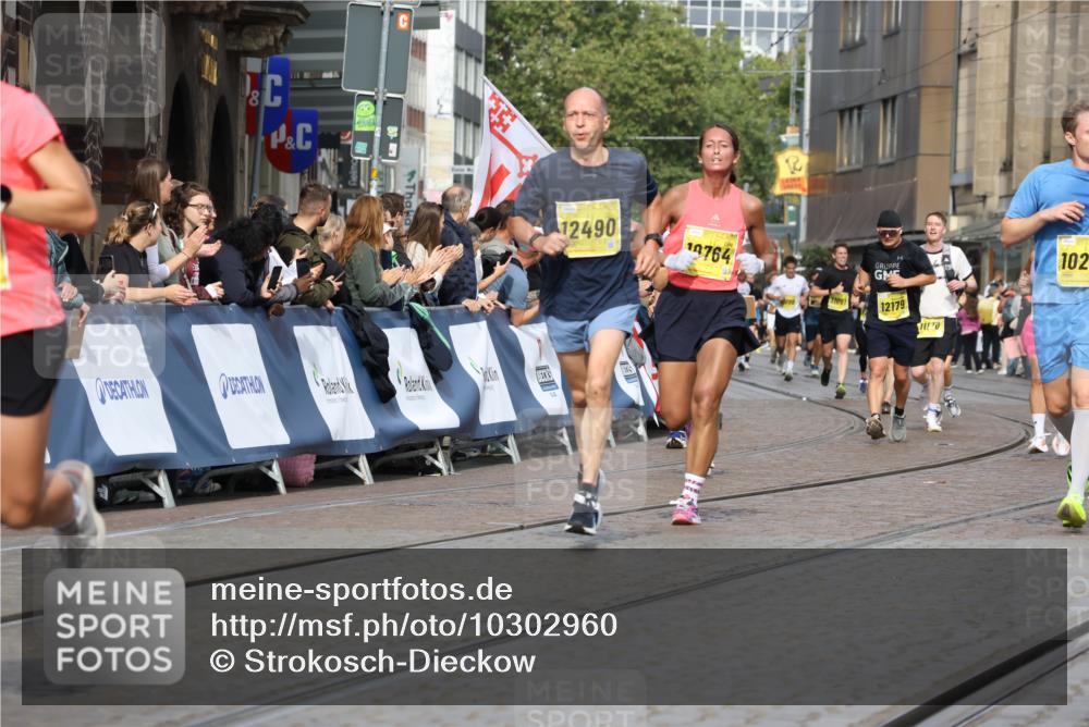 13.09.2026 - 21. swb-Marathon Bremen Strokosch-Dieckow http://msf.ph/oto/10302960 13.09.2026 10:50:50 Ziel 10170, 10233, 10525, 10840, 10923, 11220, 11276, 11622, 11664, 11680, 11742, 11774, 12045, 12052, 12078, 12309, 12447, 13562, 10200, 10537, 11087, 11170, 11339, 11625, 11626, 12004, 12179, 12303, 12351, 12407 meine-sportfotos.de