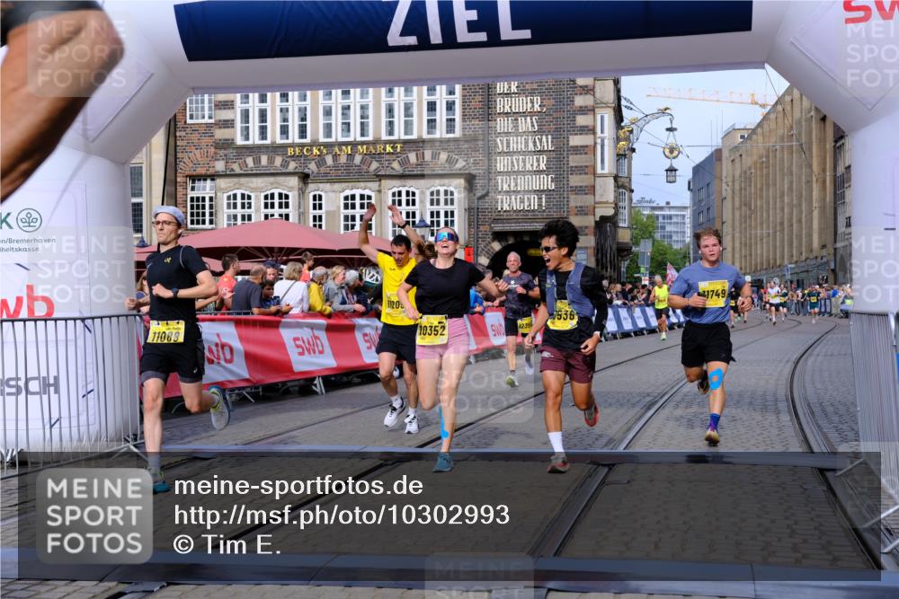 13.09.2026 - 21. swb-Marathon Bremen Tim E. http://msf.ph/oto/10302993 13.09.2026 10:45:46 Ziel 10318, 10352, 10398, 10536, 10583, 11088, 11209, 11232, 11478, 11749, 11835, 12054, 12290, 12355, 12475, 12534, 13628 meine-sportfotos.de