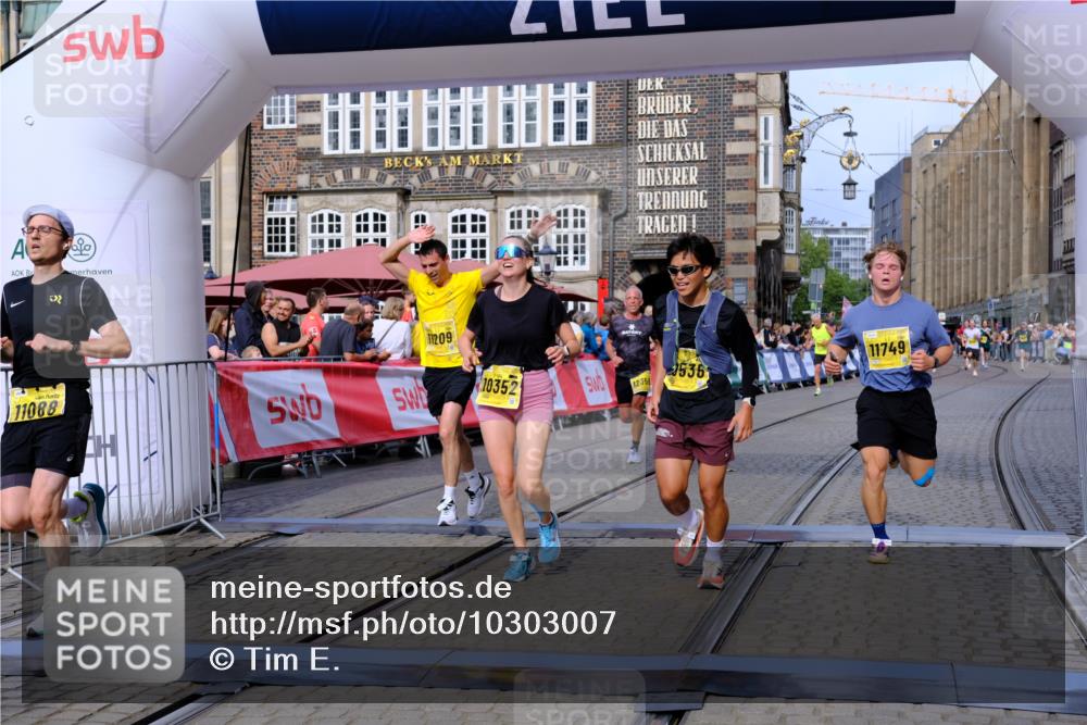 13.09.2026 - 21. swb-Marathon Bremen Tim E. http://msf.ph/oto/10303007 13.09.2026 10:45:47 Ziel 10318, 10352, 10398, 10536, 10541, 10583, 11088, 11209, 11232, 11478, 11749, 11835, 12054, 12290, 12355, 12475, 12534, 13628 meine-sportfotos.de