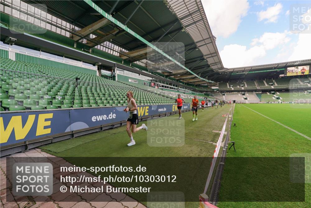 13.09.2026 - 21. swb-Marathon Bremen Michael Burmester http://msf.ph/oto/10303012 13.09.2026 12:42:30 Laufen im Stadion 439, 749, 957, 1009, 1223, 1224, 1411, 1562, 1619, 1667, 1712, 1745, 1797, 1822, 1850, 1862, 1879, 1921, 2094, 2207, 2651, 2683, 2986, 3251, 3368, 3584, 3624, 3688, 4096, 4399, 4795, 4847, 5316, 5663, 5672, 5828, 6198, 6264, 6359, 6929, 6991, 7141, 8065, 8311, 8383, 8394, 8689, 8749, 8994, 9065, 9120, 9200, 9533, 277, 346, 807, 895, 901, 1118, 1248, 1320, 1323, 1472, 1576, 1587, 1604, 1717, 1751, 1911, 2141, 2352, 2670, 3080, 3606, 5160, 5163, 5912, 6112, 7650 meine-sportfotos.de